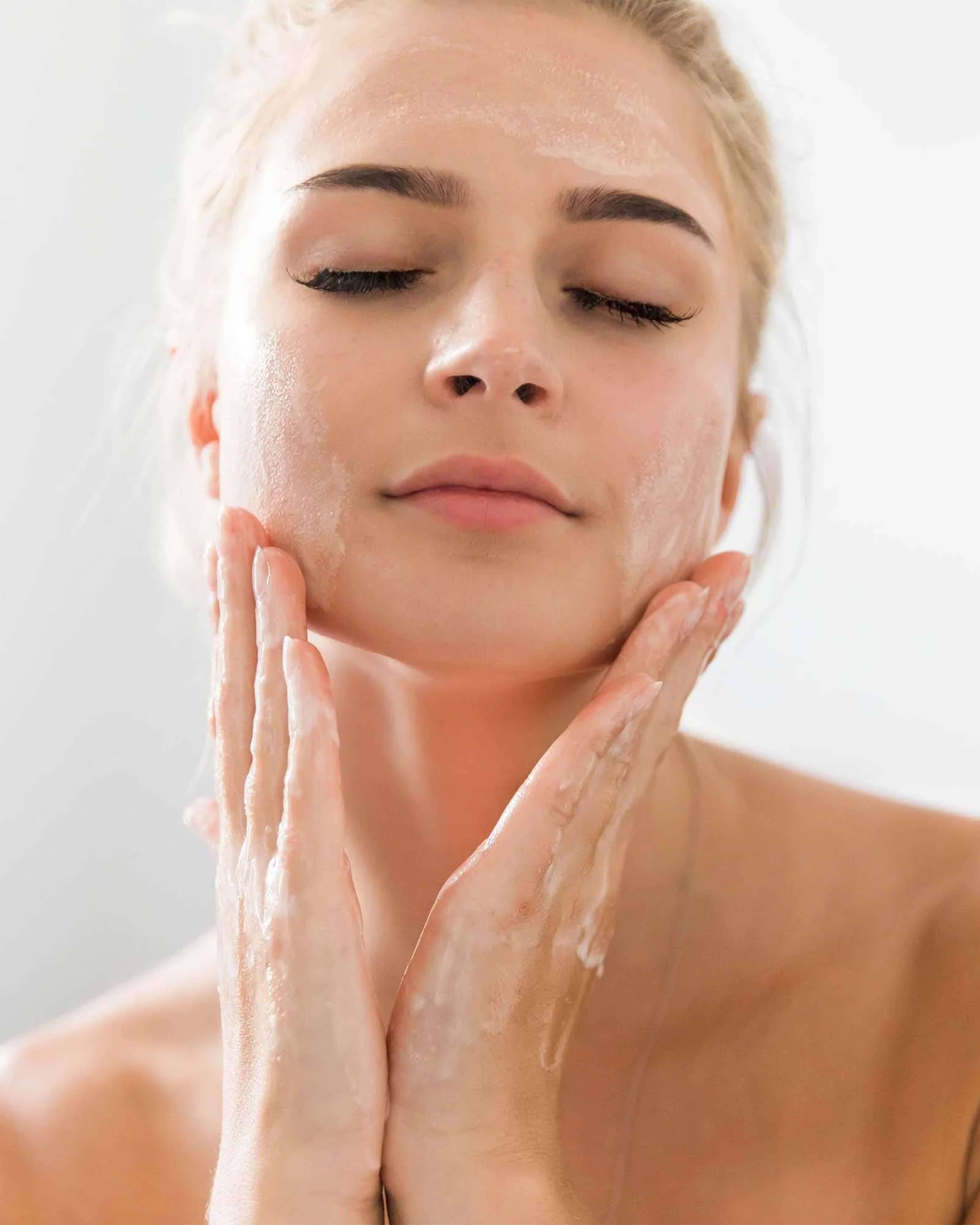Mini Botanical A Facial Cleanser 3