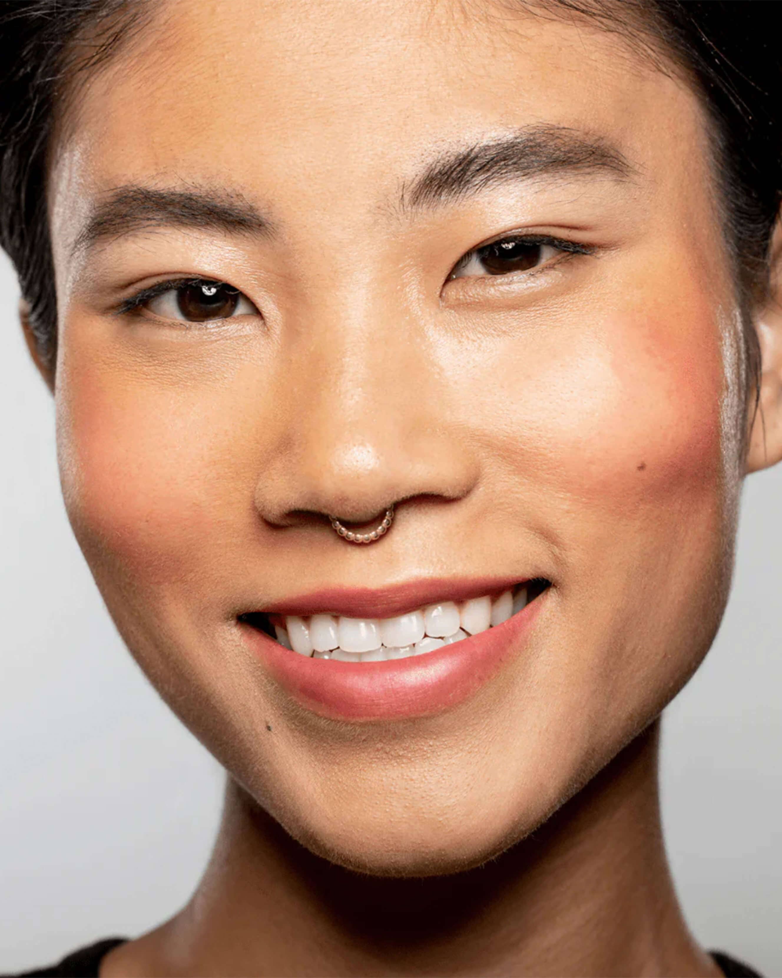 Clean Sheen Cheek + Lip Color 4
