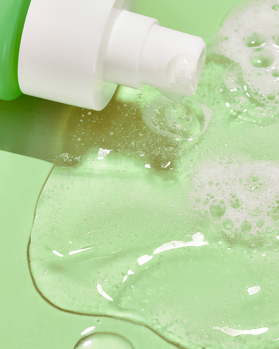 Glowing Greens Detoxifying Facial Cleansing Gel 5