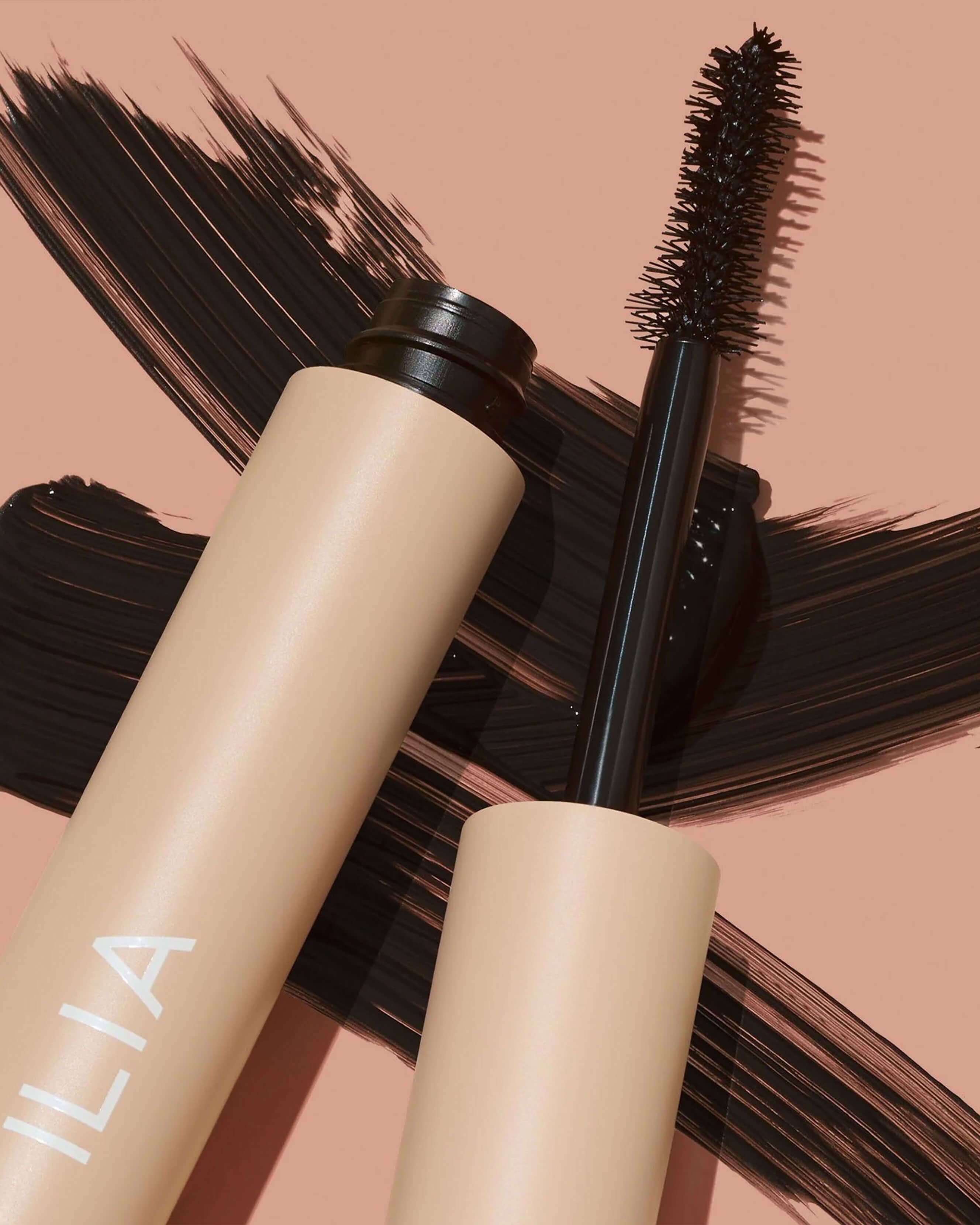 Fullest Volumizing Mascara 1