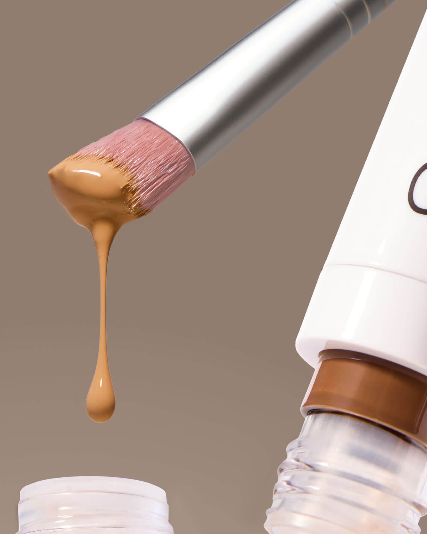 Skin2Skin Concealer Brush 2