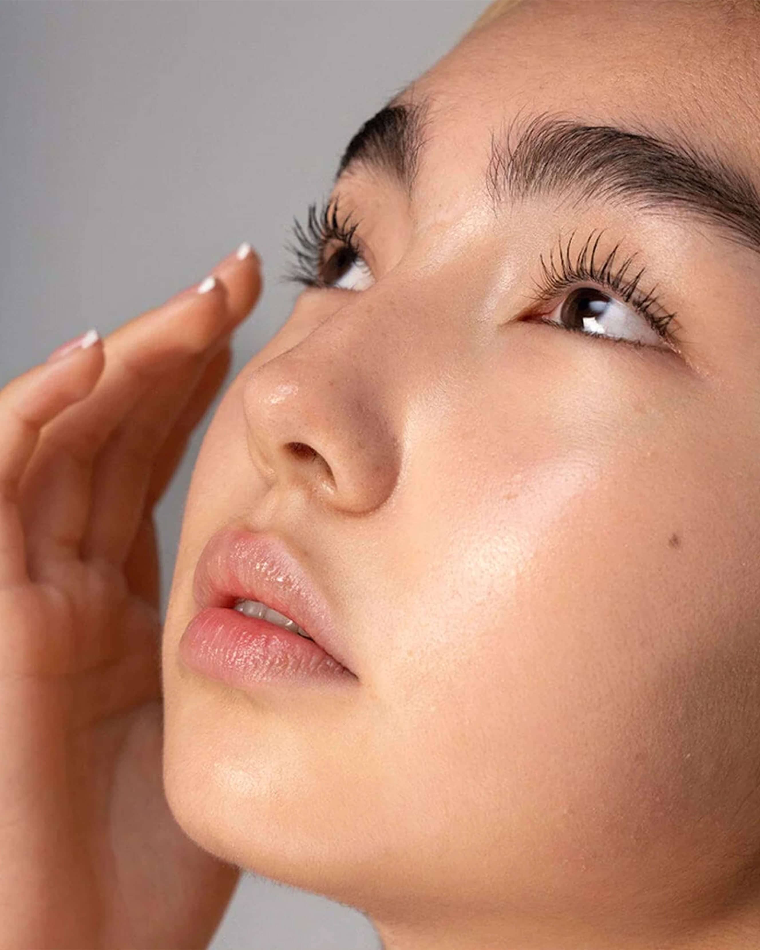 Straight Up™ Volumizing Peptide Mascara 2