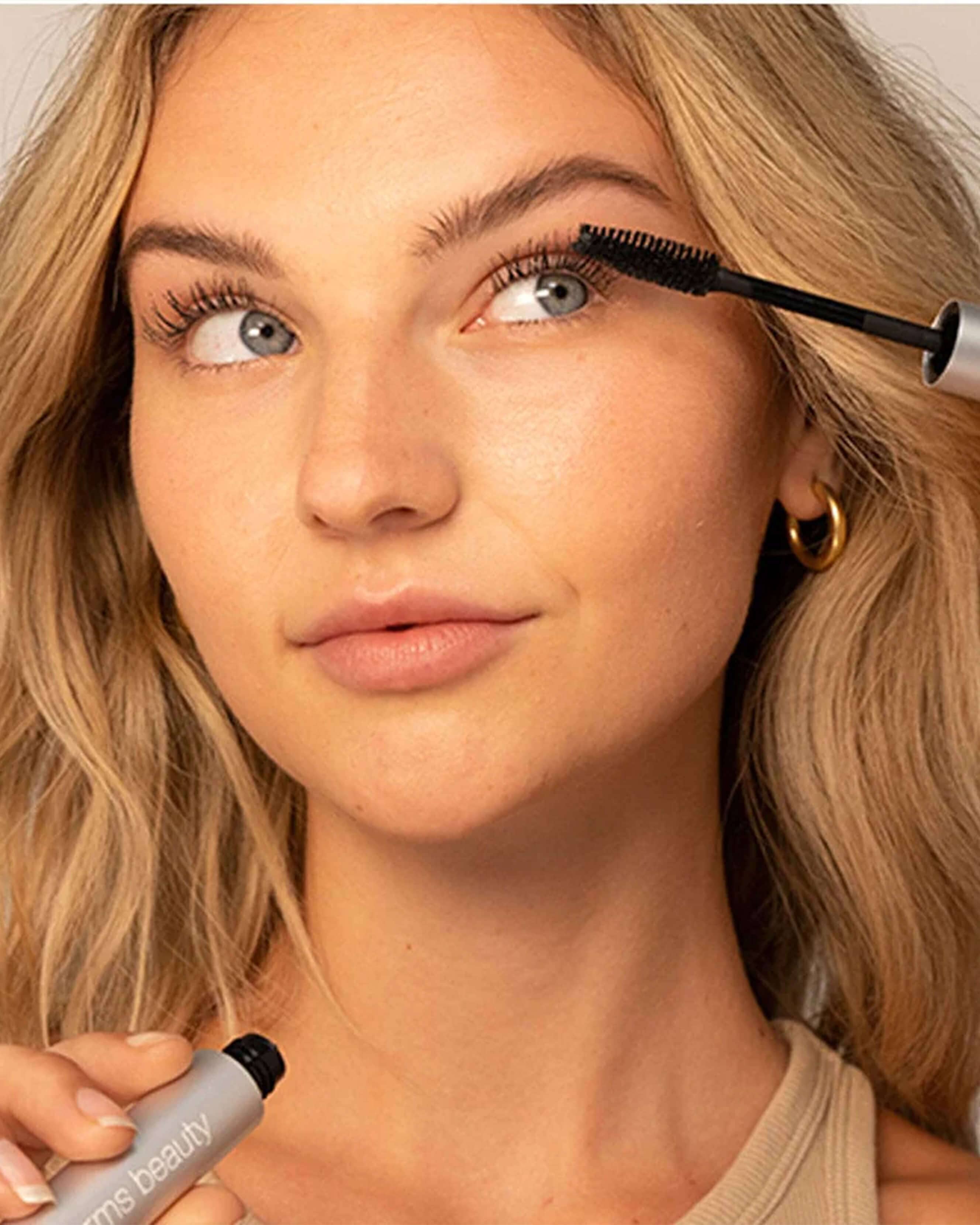 Straight Up™ Volumizing Peptide Mascara 3