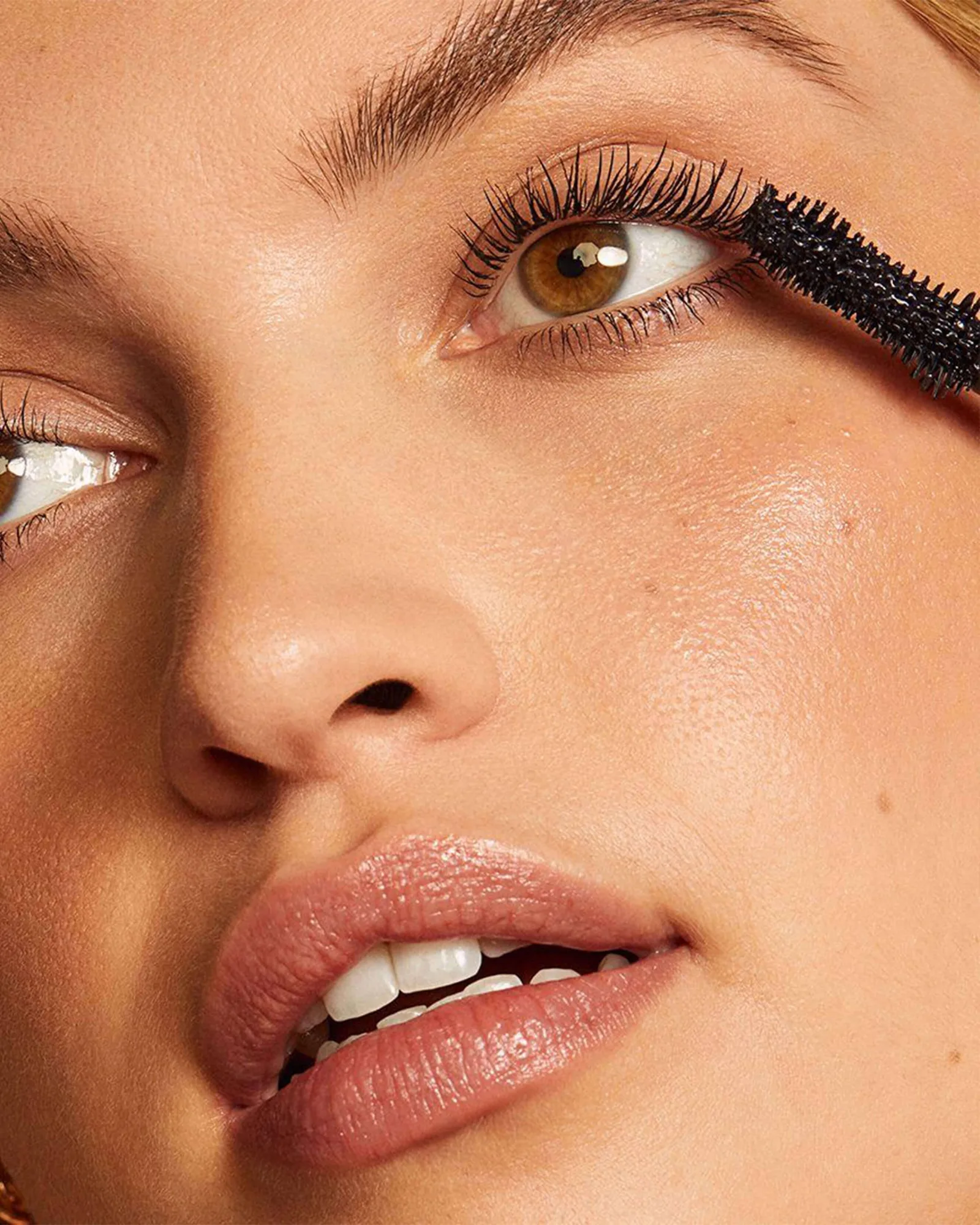 Fullest Volumizing Mascara 3