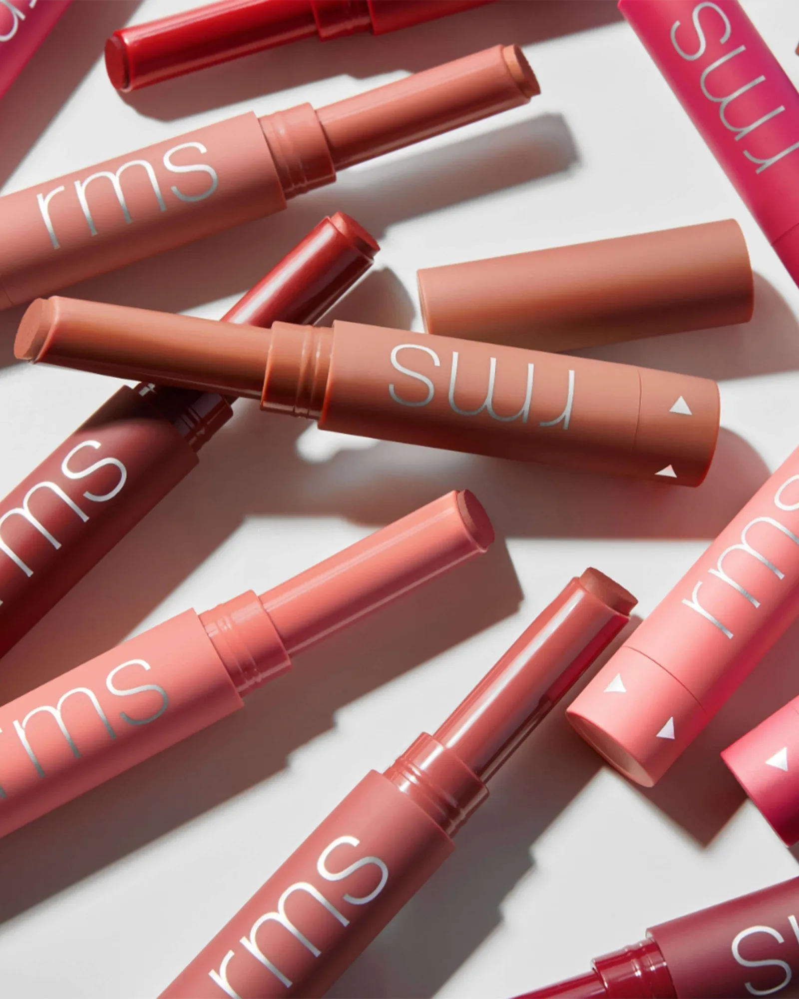 Legendary Serum Lipstick: The Nudes 12