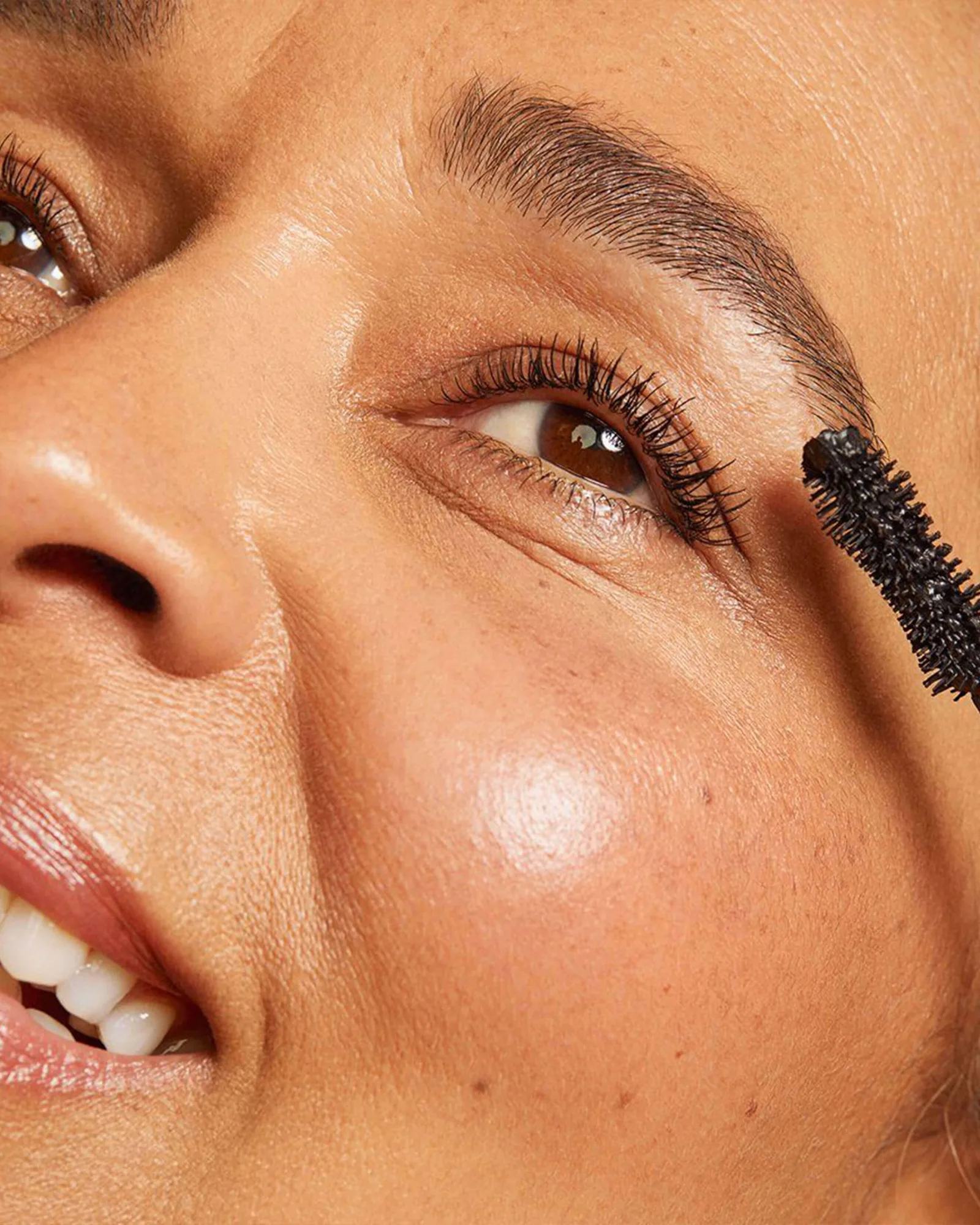 Fullest Volumizing Mascara 4