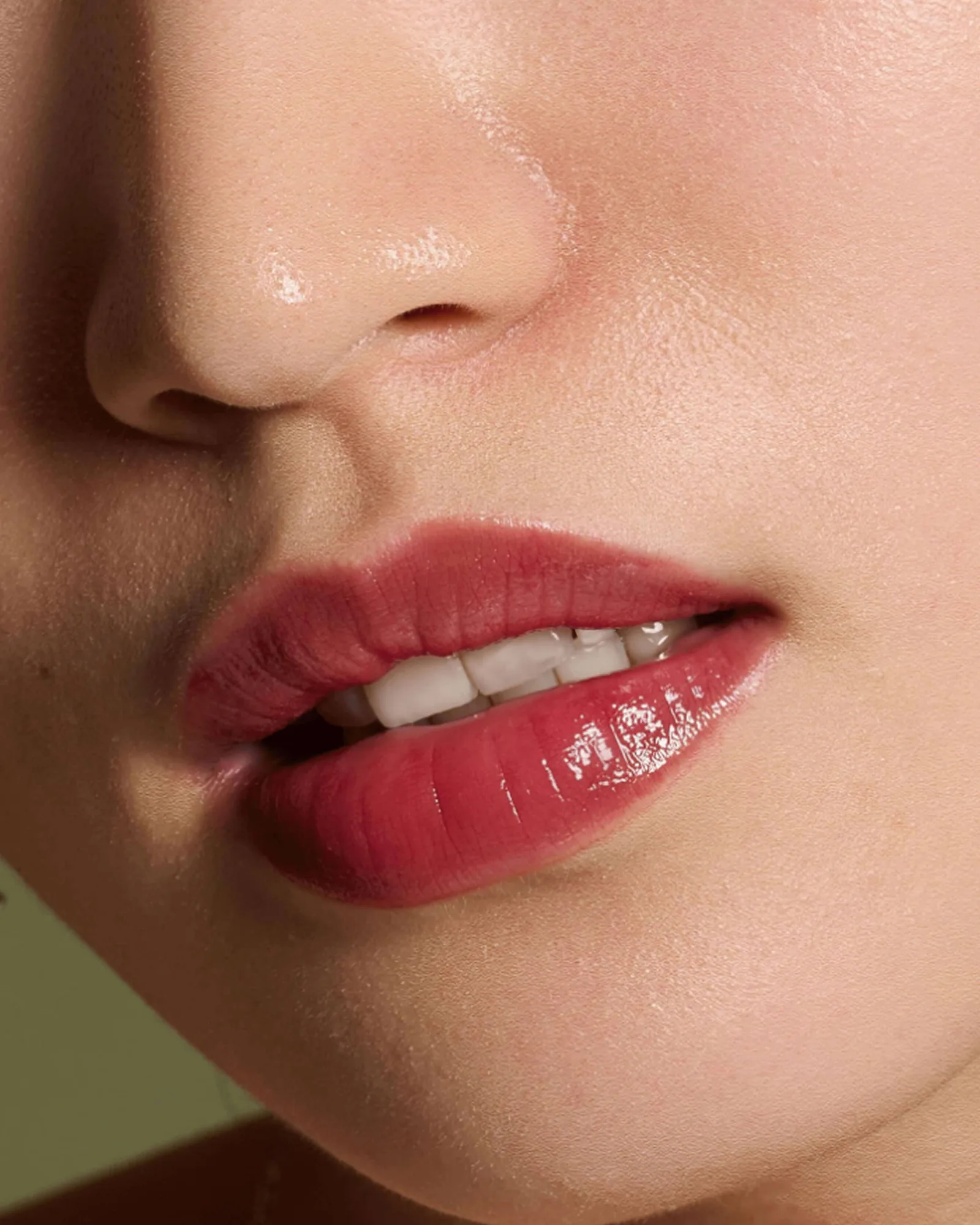 Delicate Gloss 11