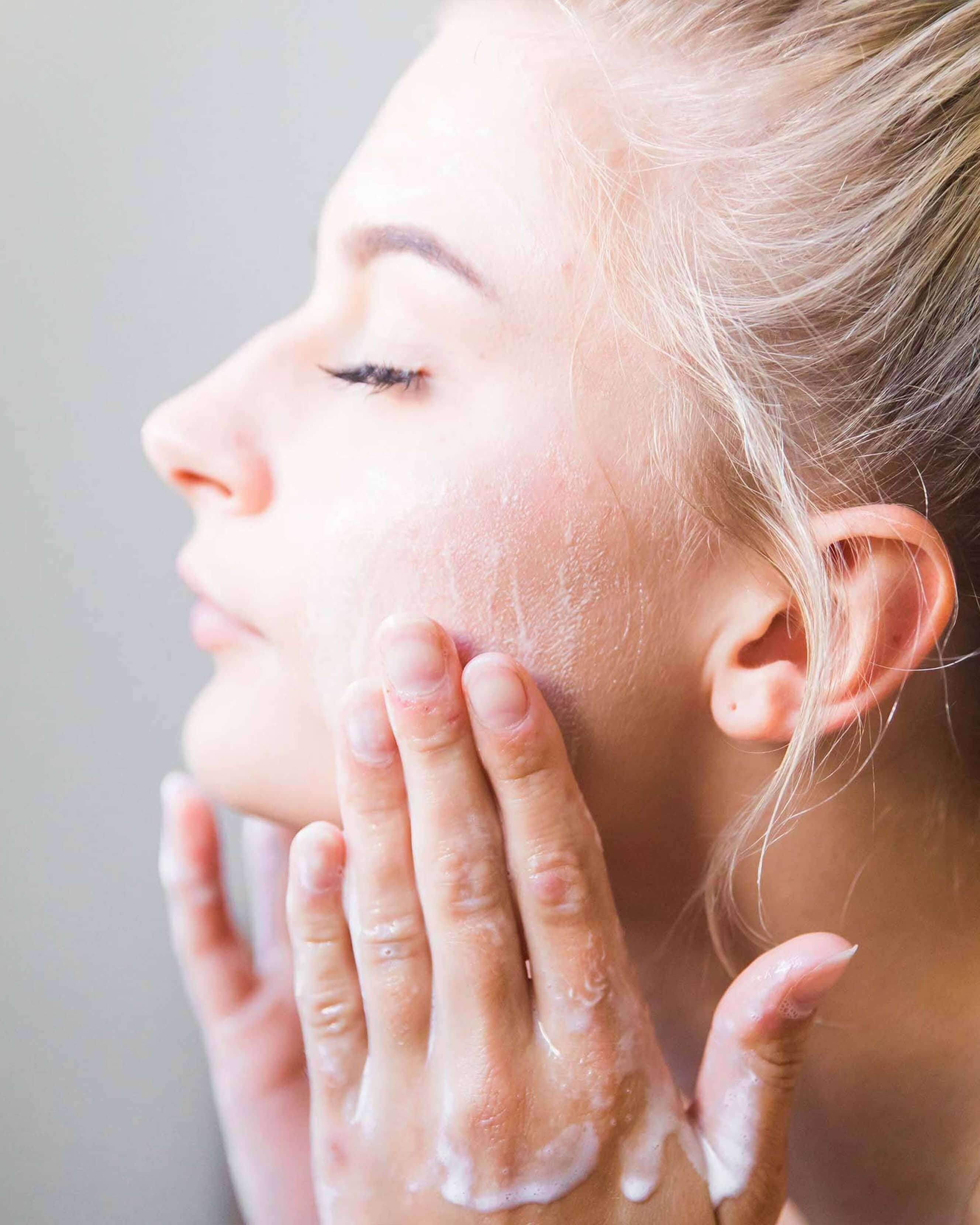 Mini Botanical A Facial Cleanser 7